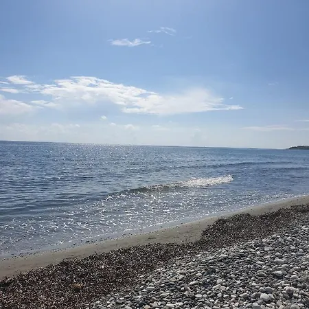 Seafront House Meneou