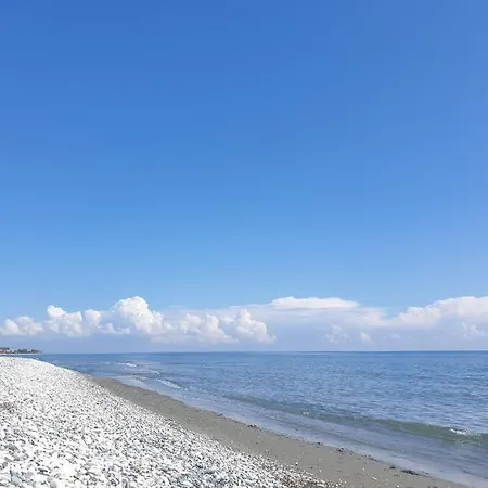 וילה Seafront House Meneou