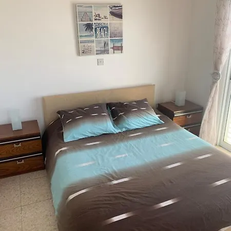 Seafront House * Meneou