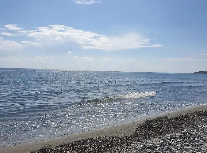 Seafront House Meneou