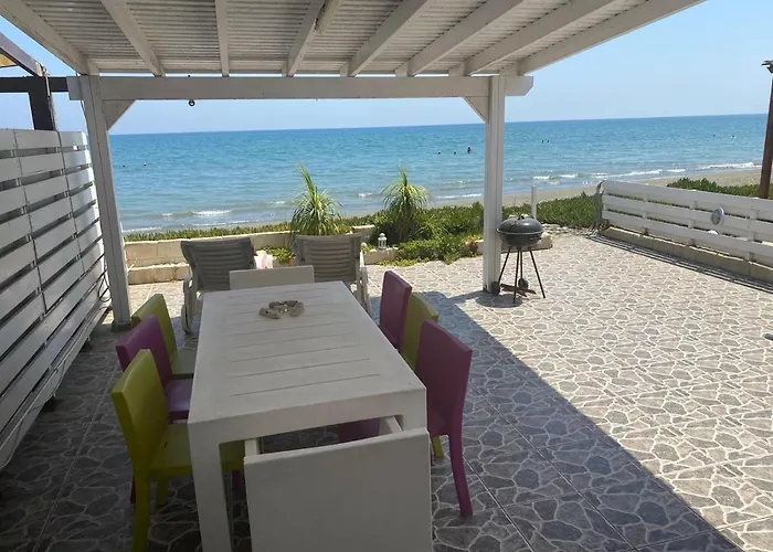 Seafront House ヴィラ Meneou