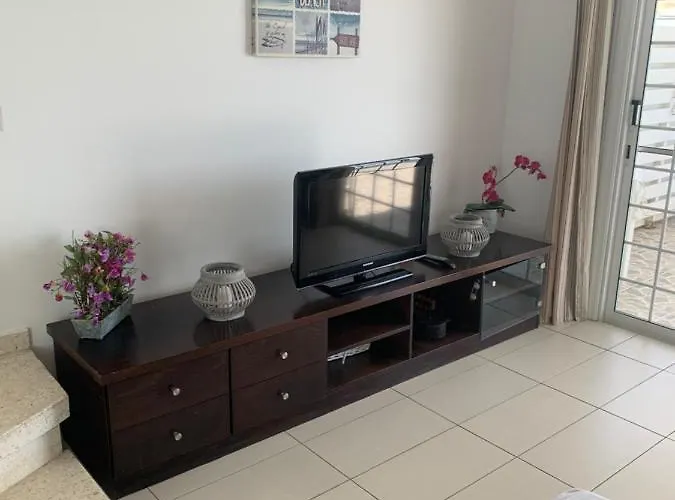 Seafront House Meneou