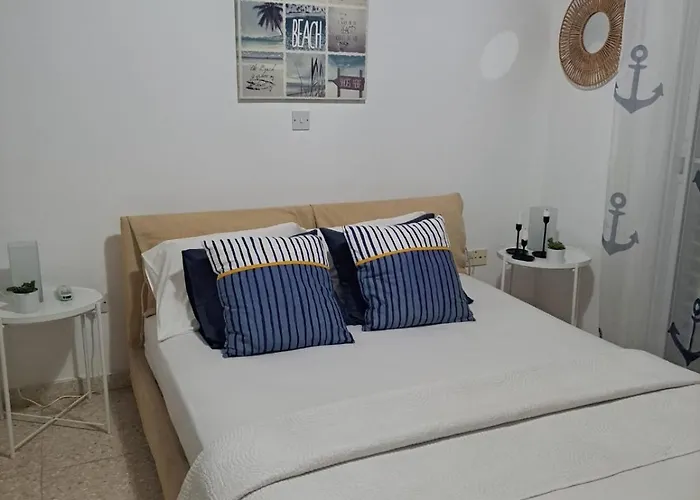 Seafront House ヴィラ Meneou